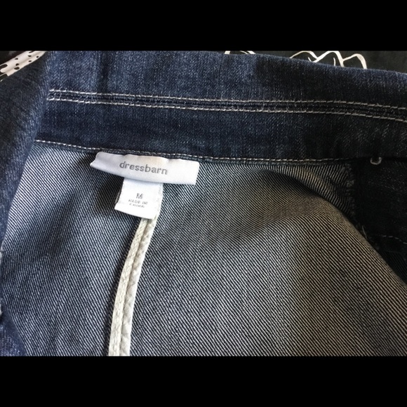 Dress barn Blue denim jacket with black detail,tapered waist like new condition - Picture 5 of 8